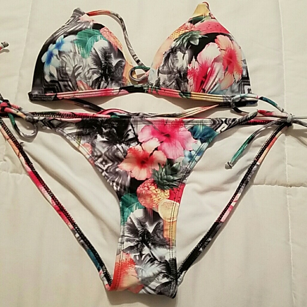 Tropical print bikini set